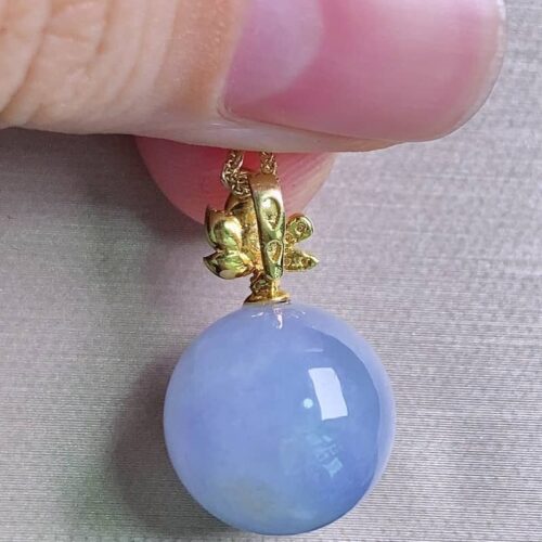 Perfect 18K Gold Lavender Floating Flower Jadeite Bead Pendant, 13.1mm, showcasing soft color and ethereal piao hua.